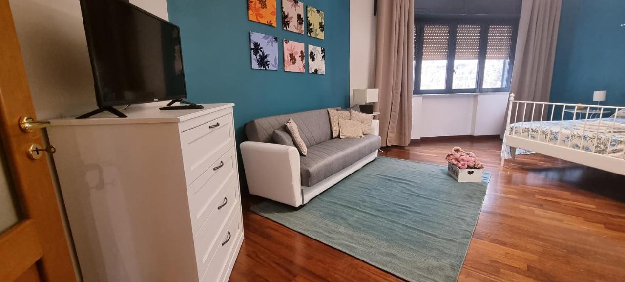 Ferienwohnung Via Battisti 109 Caserta Exterior foto